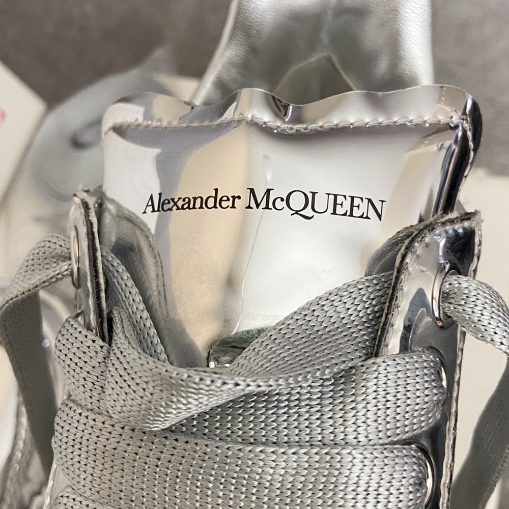 BNIB Alexander McQueen Silver Holographic Oversized Court Sneakers Women 37.5 - Picture 8 of 11